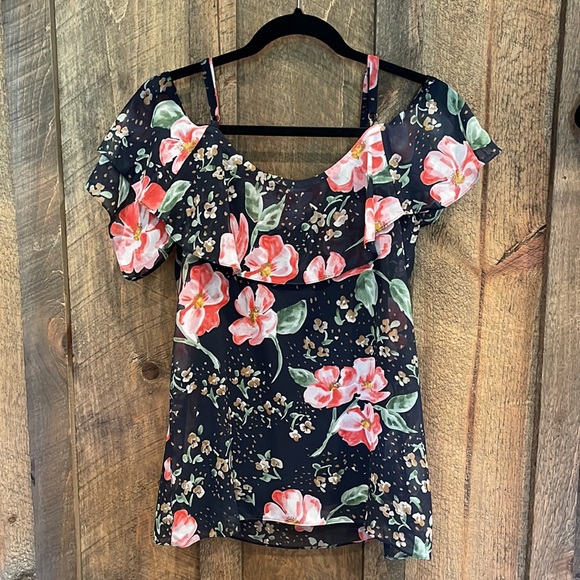 Off the shoulder top - Picture 4 of 5